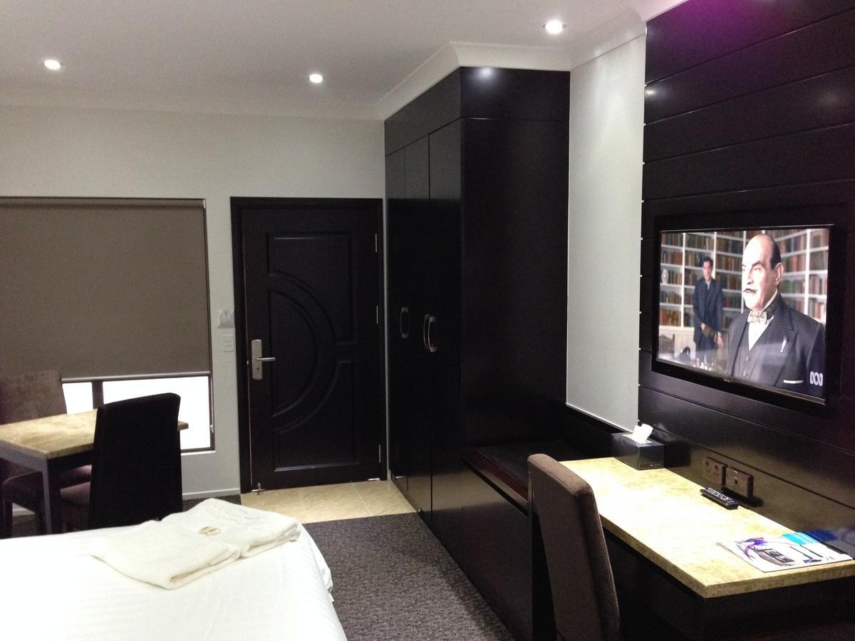 Miles Western Downs Motor Inn חדר תמונה