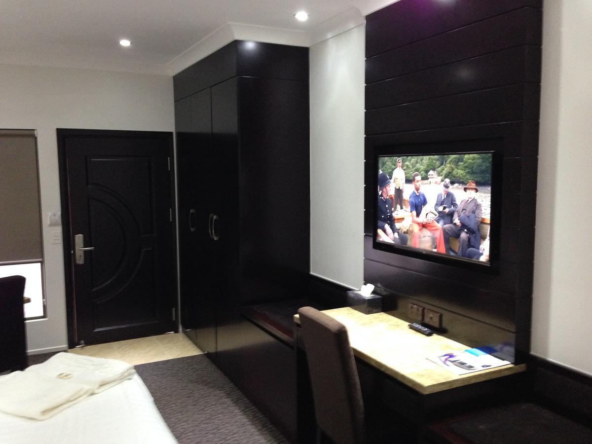 Miles Western Downs Motor Inn חדר תמונה