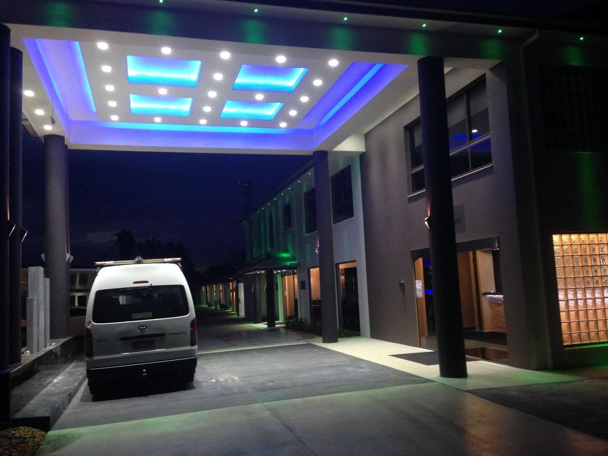 Miles Western Downs Motor Inn מראה חיצוני תמונה