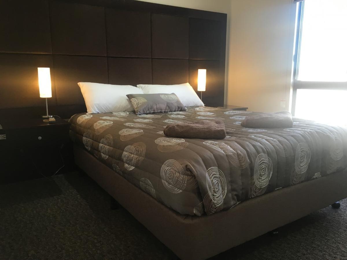 Miles Western Downs Motor Inn מראה חיצוני תמונה